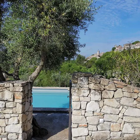 Climatisee Avec Vue Panoramique Et Piscine Sans Vis A Vis. Vila Vezenobres