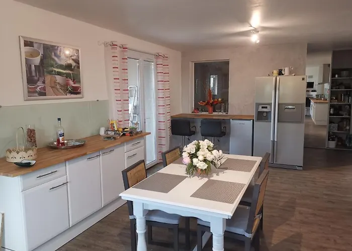 Climatisée Avec Vue Panoramique Et Piscine Sans Vis à Vis. Villa